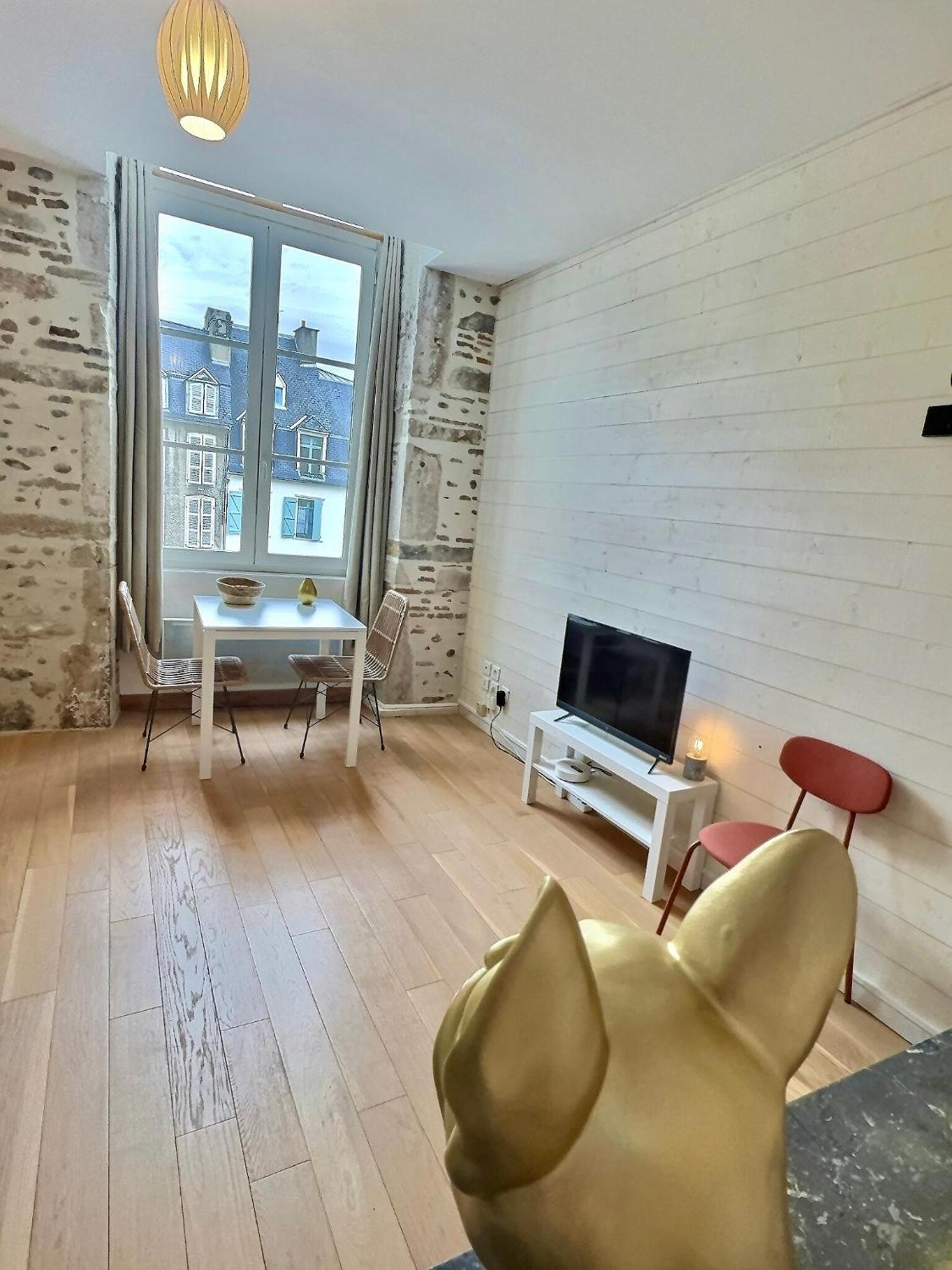 Wonderhost, Bois Et Pierre En Coeur De Ville Pau Dış mekan fotoğraf
